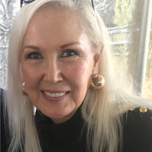 Meet your Posher, Lakita - Picture 2 of 2